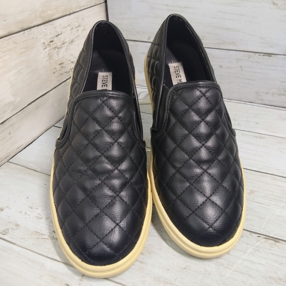 Steve Madden ECENTRO Women's 7M Black Quilted Lthr SlipOn Loafers - Picture 1 of 7